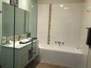 clean bathroom shepparton apartment