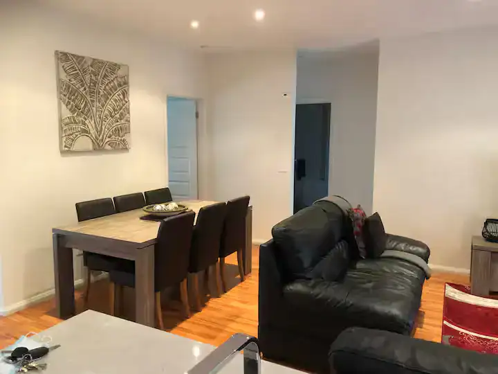dining area 9