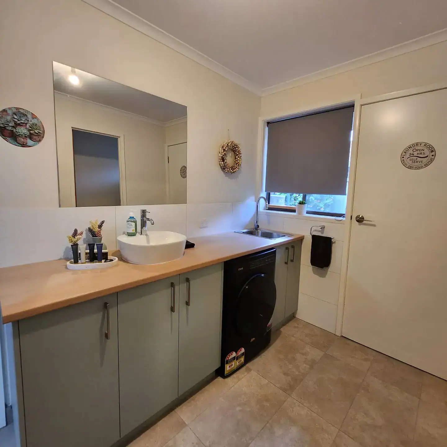 full bathroom 2 4