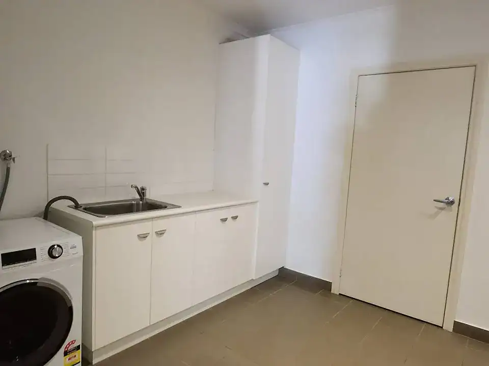 lbarza spacious 4br 2 storey family home 14