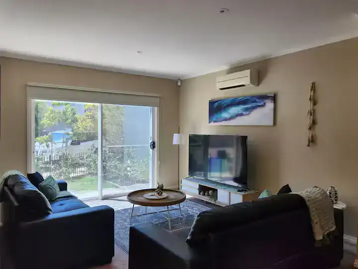 lbarza spacious 4br 2 storey family home 2