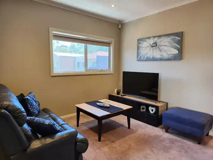 lbarza spacious 4br 2 storey family home 4