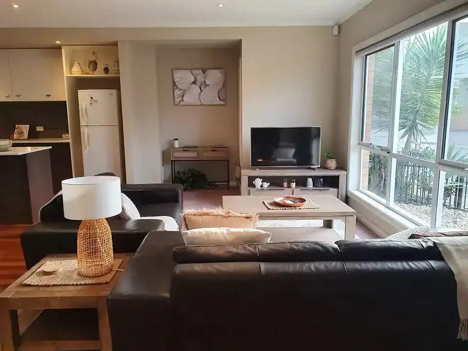l barza lovely 3 br serviced townhouse near lake