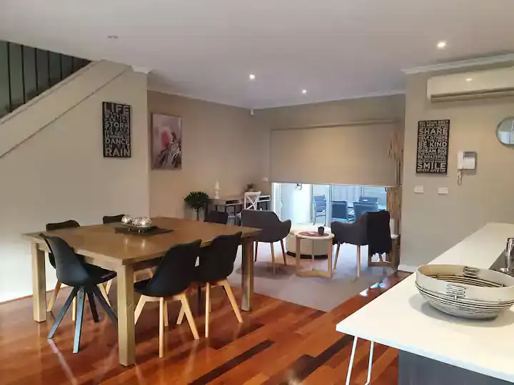 l barza lovely 3 br serviced townhouse near lake 5