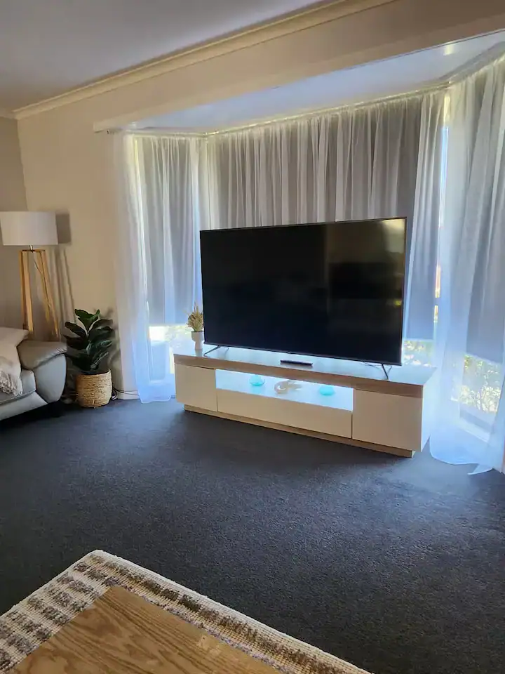 lbarza charming convenient 3 br near hospital 2