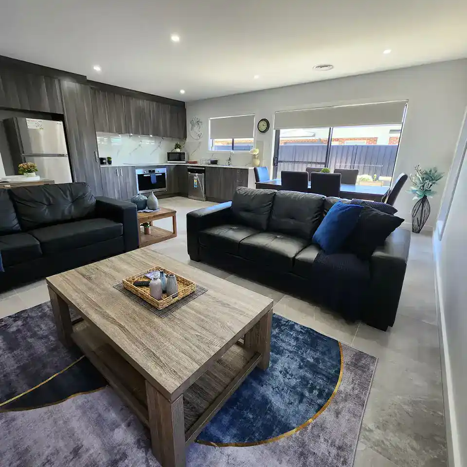 lbarza elegant family 3br home