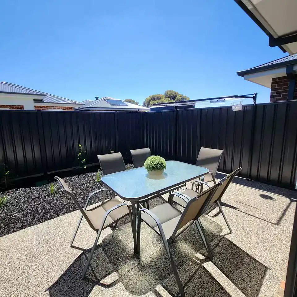 lbarza elegant family 3br home 11