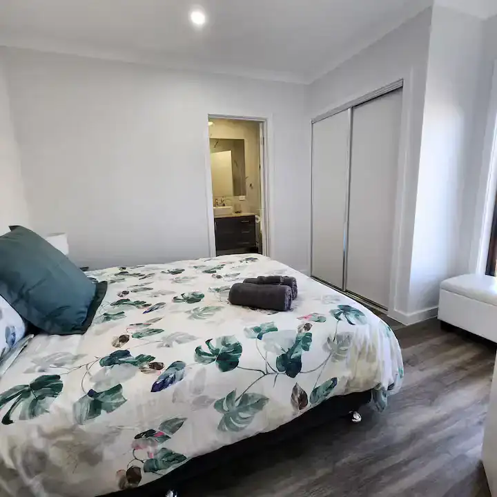 lbarza elegant family 3br home 5