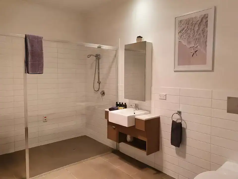 lbarza luxury 3 br 2bath townhouse 16