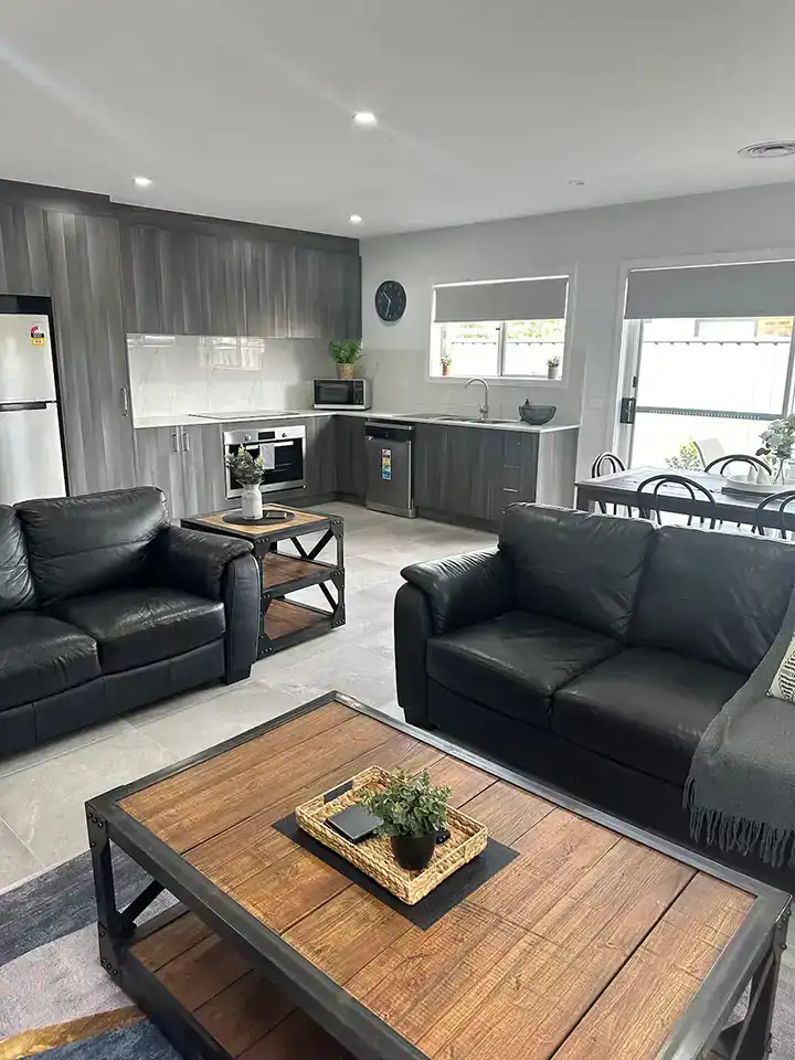 lbarza new executive 3br townhouse