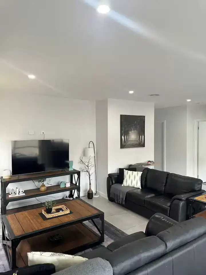 lbarza new executive 3br townhouse 3