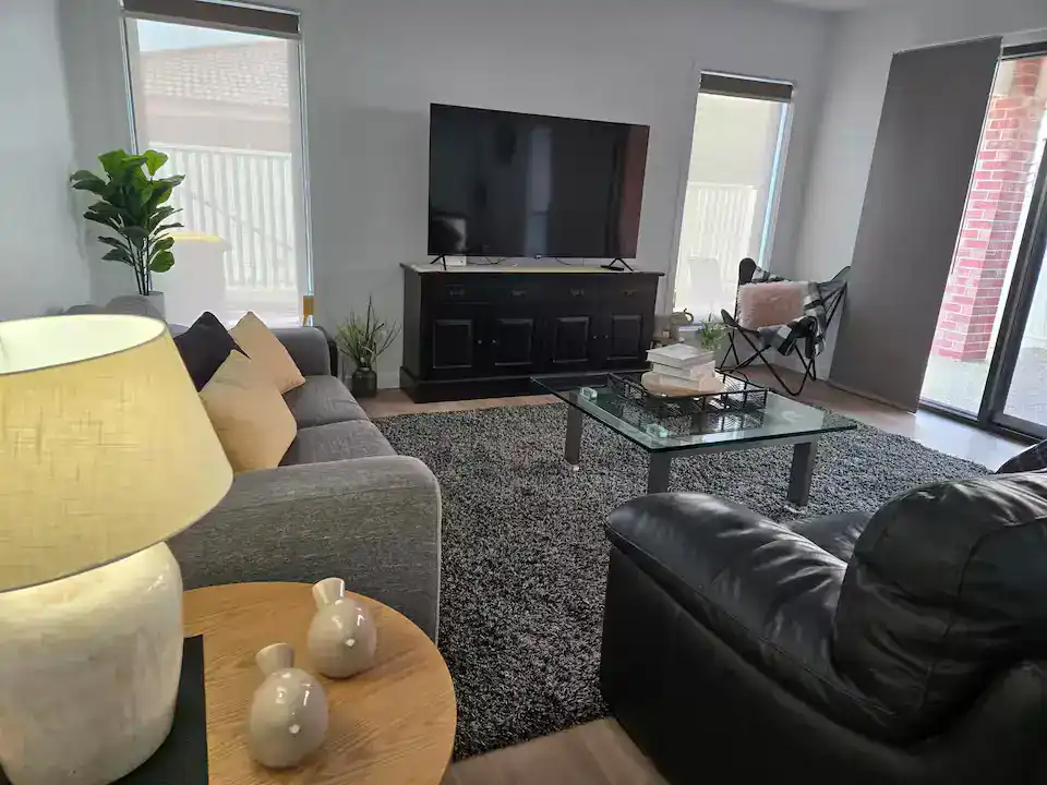 lbarza stunning 3br 2bathtownhouse north end