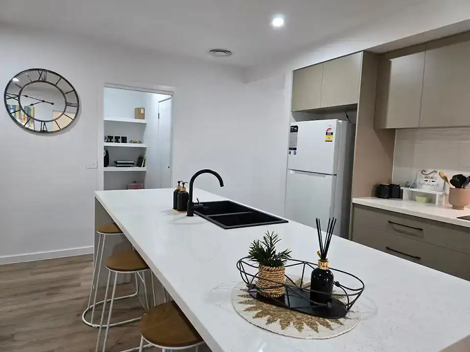 lbarza stunning 3br 2bathtownhouse north end 7