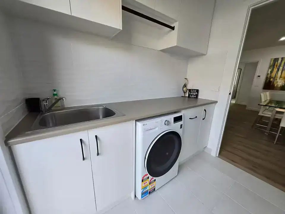 lbarza stunning 3br 2bathtownhouse north end 9