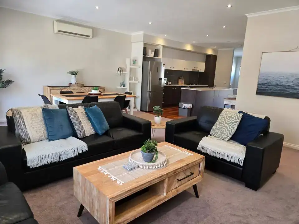 lbarza tranquil 2 storey townhouse sleeps 8