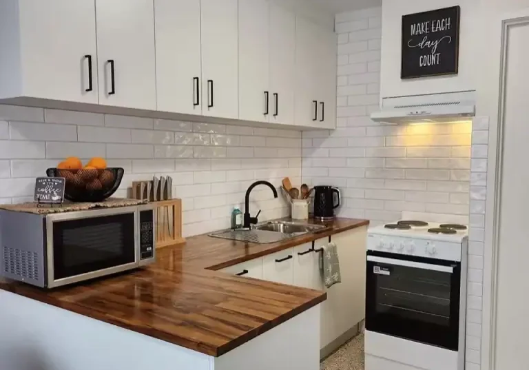 full kitchen