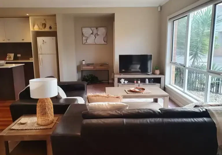 l barza lovely 3 br serviced townhouse near lake 11